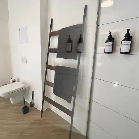 Bunker Zentral Messe Business * אסן