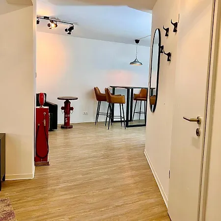 Bunker Zentral Messe Business דירה